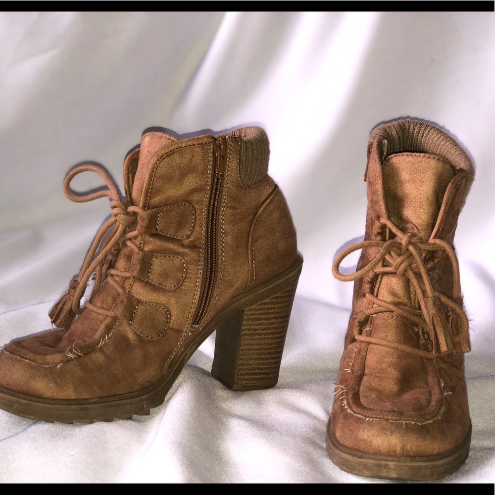 Timberland style Bootie with a heel! - Picture 5 of 6